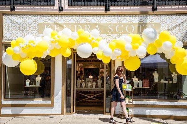 Kendra Scott store on Walnut street