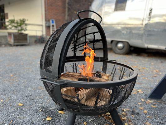 Outdoor fire pit