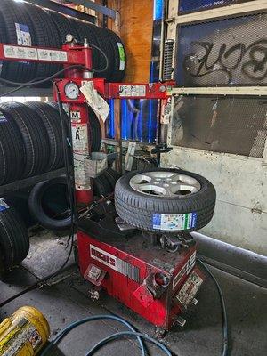 Tire machine