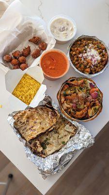 Sweet Potato Masala, Banana Pakora, Chicken Chili Momo, Samosa Chaat, Shikarni | Instagram: @telephonesmoothie