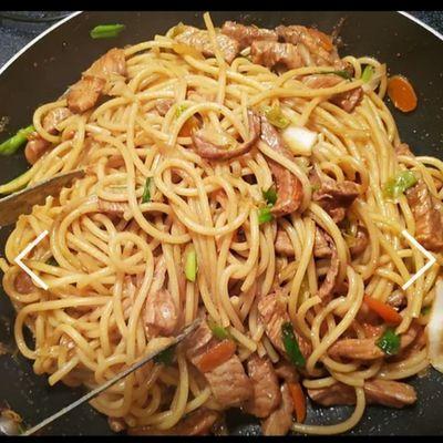 Pork lo-mein