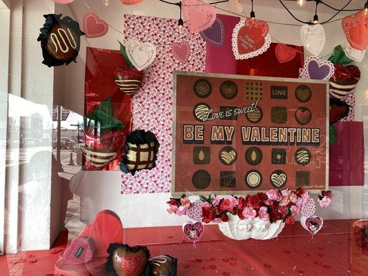 Really cute Valentine's Day decor and balloons. Even their balloons were festive, this place is top notch!