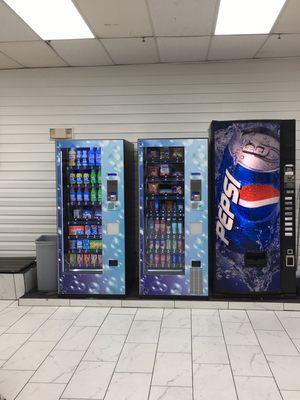 Sunshine Center Coin Laundry in Lake Wales, Florida sells soap, laundry products, snacks and drinks.