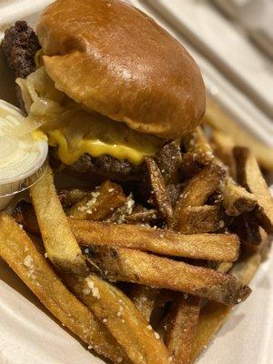 Jucy Lucy w/ truffle fries