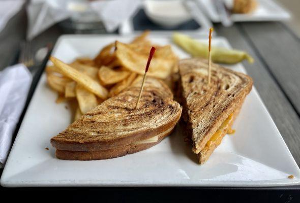 Patty melt on rye with house fries