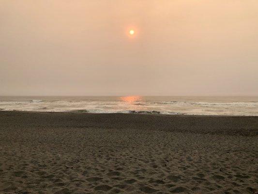 The beach - a two minute walk from the campground. Look at all that wildfire smoke!