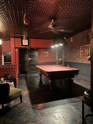 Pool table