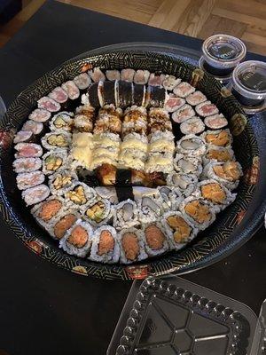 Sweet potato, tuna, yT, scallop, peanut avo, spicy tuna, futomaki, salmon eel, ny rolls