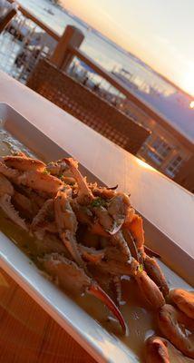 Sautéed crab claws at the edge. Wow!