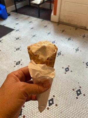 Cinnamon sugar single waffle cone