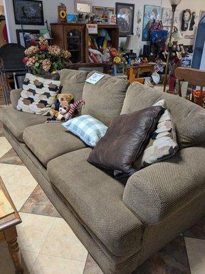 Provides a wide variety of items at resale prices! Specializes in home decor, household furniture, along with holiday decor.