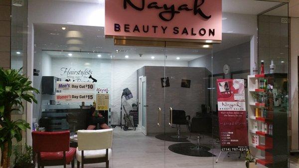 Front of Nayah Beauty Salon