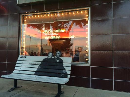 Union dairy farms- serves ice cream and food, near Debate Square where Lincoln and Douglas debated in 1858