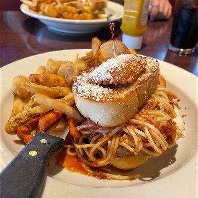 spaghetti burger