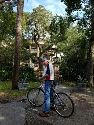 Our new Bike tour guide thru downtown Beaufort. A great way to learn the history of Beaufort, movie sites and fun facts of the low country.