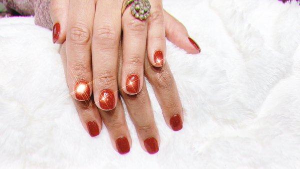 Classy red nails