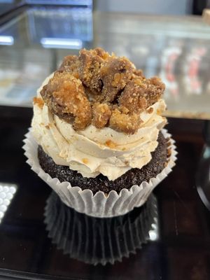 Reese's peanut butter cupcake