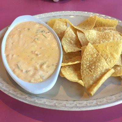 Chips and wonderful queso dip!