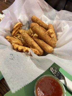 Mozzarella Sticks with Fries