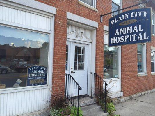 Small town vet hospital with good pet care!