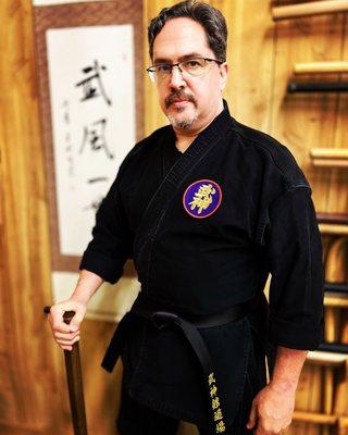 Daishihan Jeff Sterling is a Jugodan 15th dan and is the lead instructor at the California Bujinkan Dojo