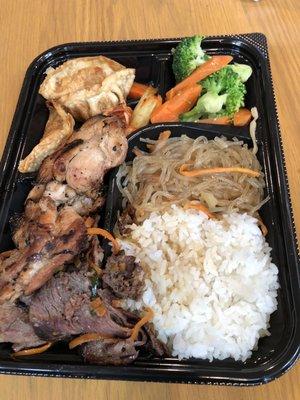 Bento Combo of Chicken and Beef (4 stars - lots of meat piled on!)