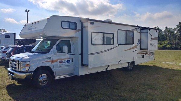 Winnie Class C RV Rental