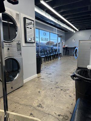 Pc's Wash & Go Laundromat