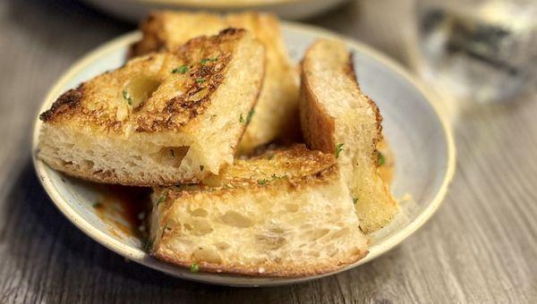 Old Fashioned Garlic Bread - delicious.