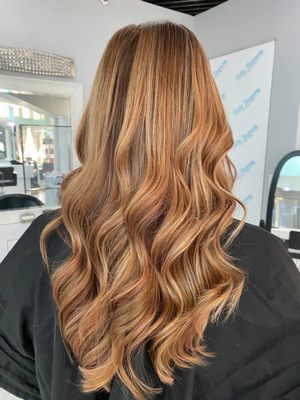 Copper on this beauty 

Hair by Bella