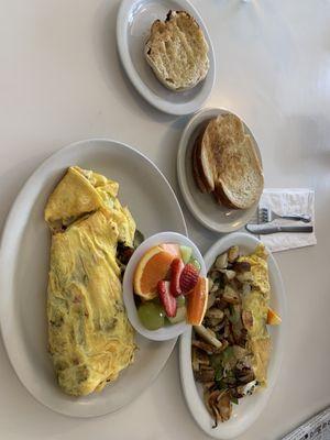 The spinach special and ticket agent omelettes.  They come with a starchy side and toast.