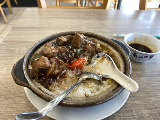 Working on my pork ribs clay pot rice!