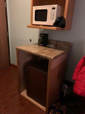 Cheap ass kitchen island.