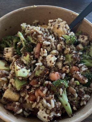 Superfood bowl with tofu