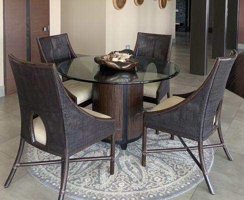 McGuire Dining Table set and round carpet