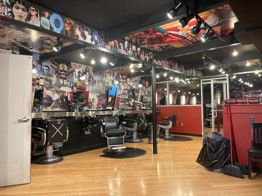 Floyd's 99 Barbershop