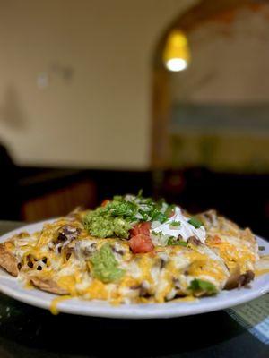 Deluxe beef nachos