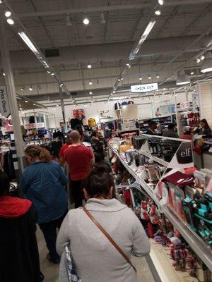 Very long line for a big sale and one cashier! Come on old navy it's a few days before Christmas where is your staff??