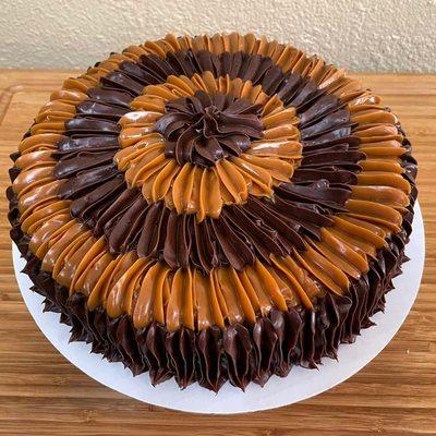 Dulce de Leche and Chocolate Cake