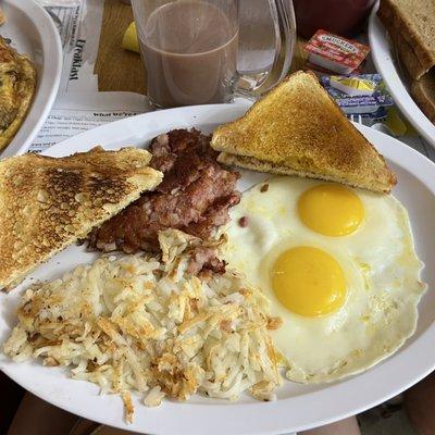 2 Eggs with Corned Beef Hash