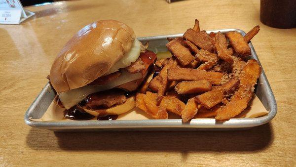 Hawaiian bird sandwich with sweet potato fries