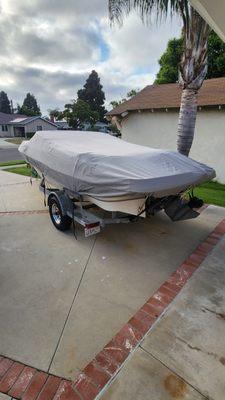 The cover protects the entire boat, bow to swim step.