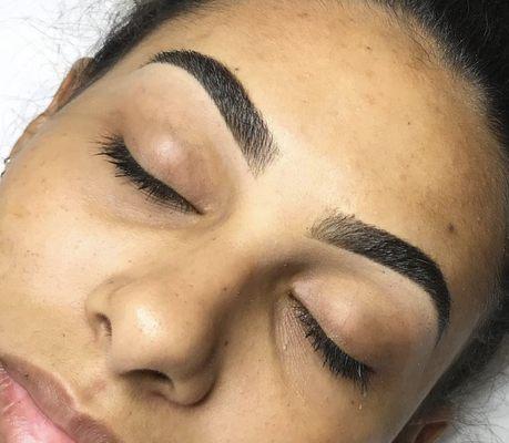 Eyebrows threading