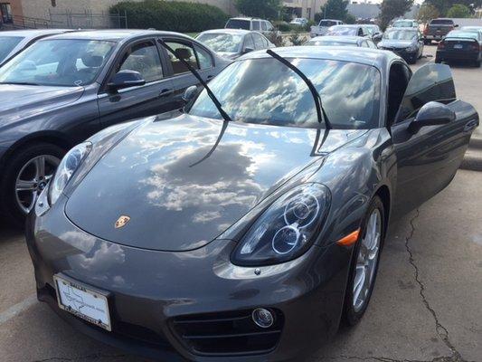 We are blessed! Porsche Windshield Replace­ment