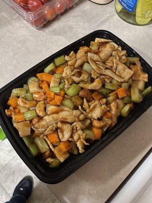 Chicken with cashews