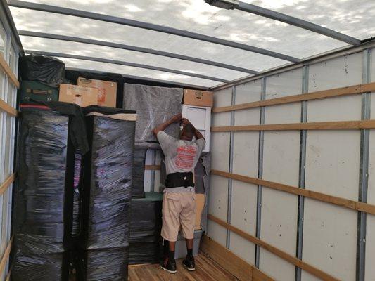 Dedicated professionals wrapping, padding and protecting your cargo.