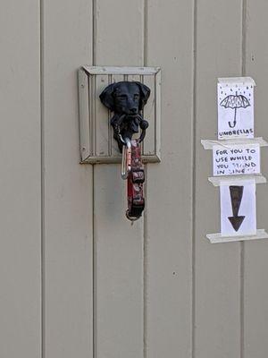 Very considerate dog leash connection and umbrellas for when it rains.