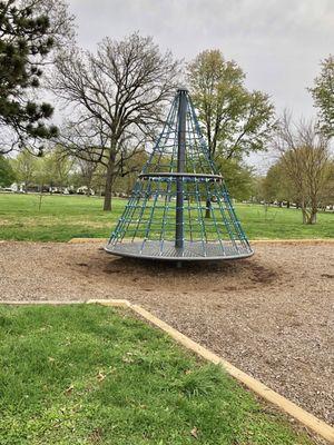 Rope merry-go-round thing