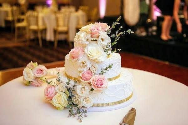 Wedding cake - swirls design