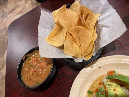 Complementary chips and salsa